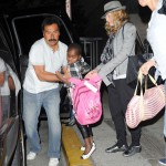 Мадонна с детьми в аэропорту Кеннеди